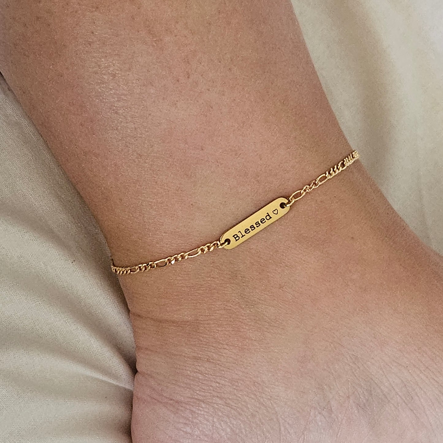 New York Personalized Aklet, Figaro Custom Anklet, Bar Name Anklet Bracelet