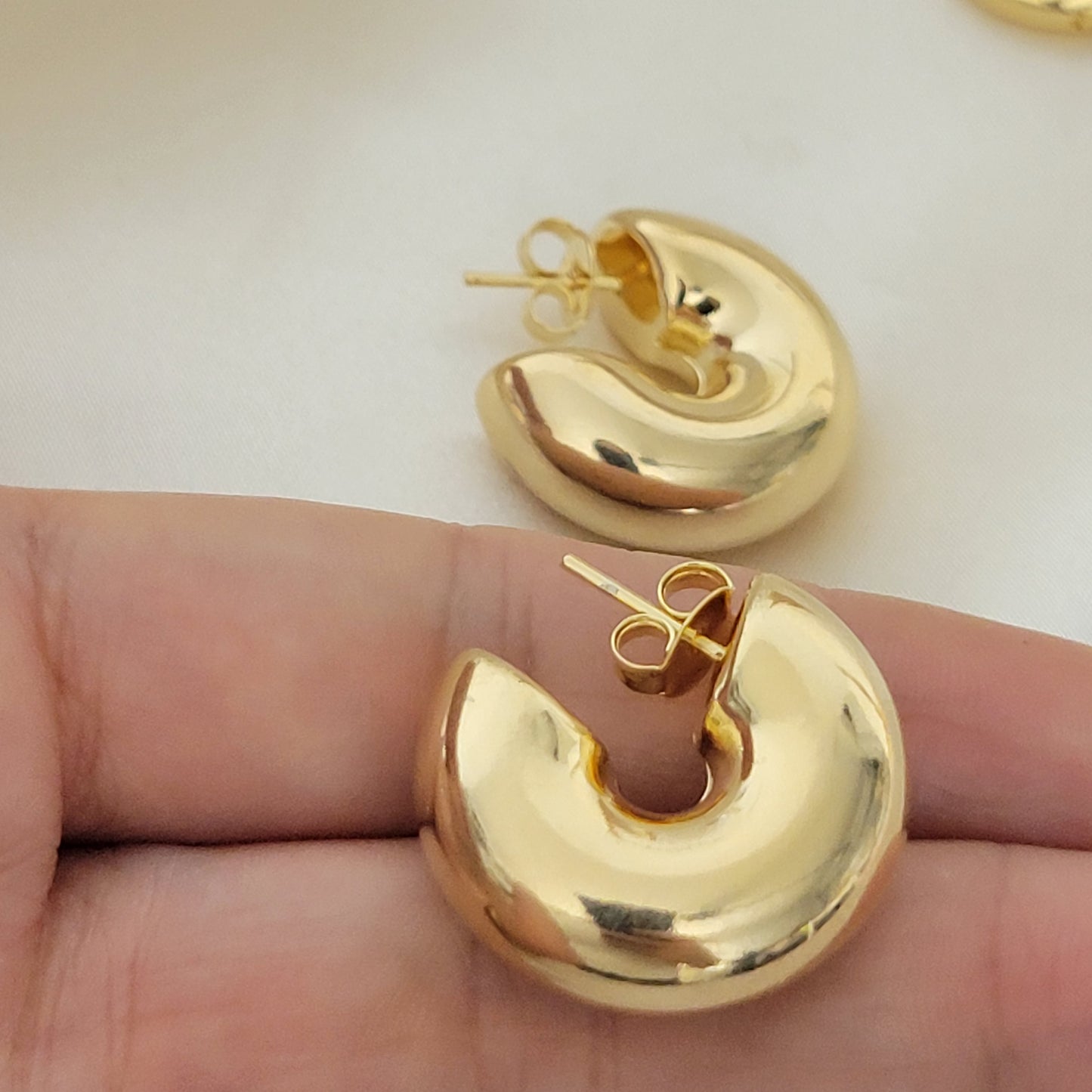 Chunky Hoop Earrings,Lightweight Hoop, 18K Gold Filled, Water Safe