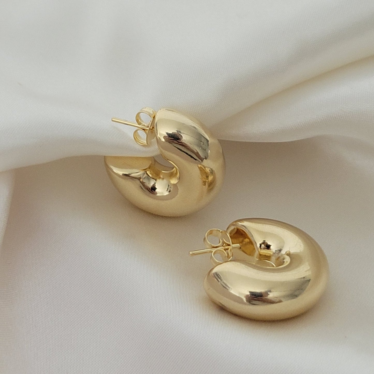 Chunky Hoop Earrings,Lightweight Hoop, 18K Gold Filled, Water Safe